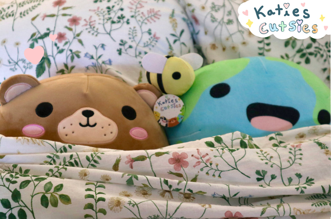 Katiescutsies plushie deal!✨